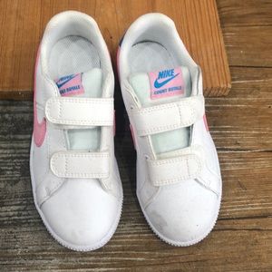 New! Girls NIKE SHOSE.